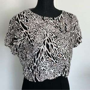 Black & white Leopard print crop top